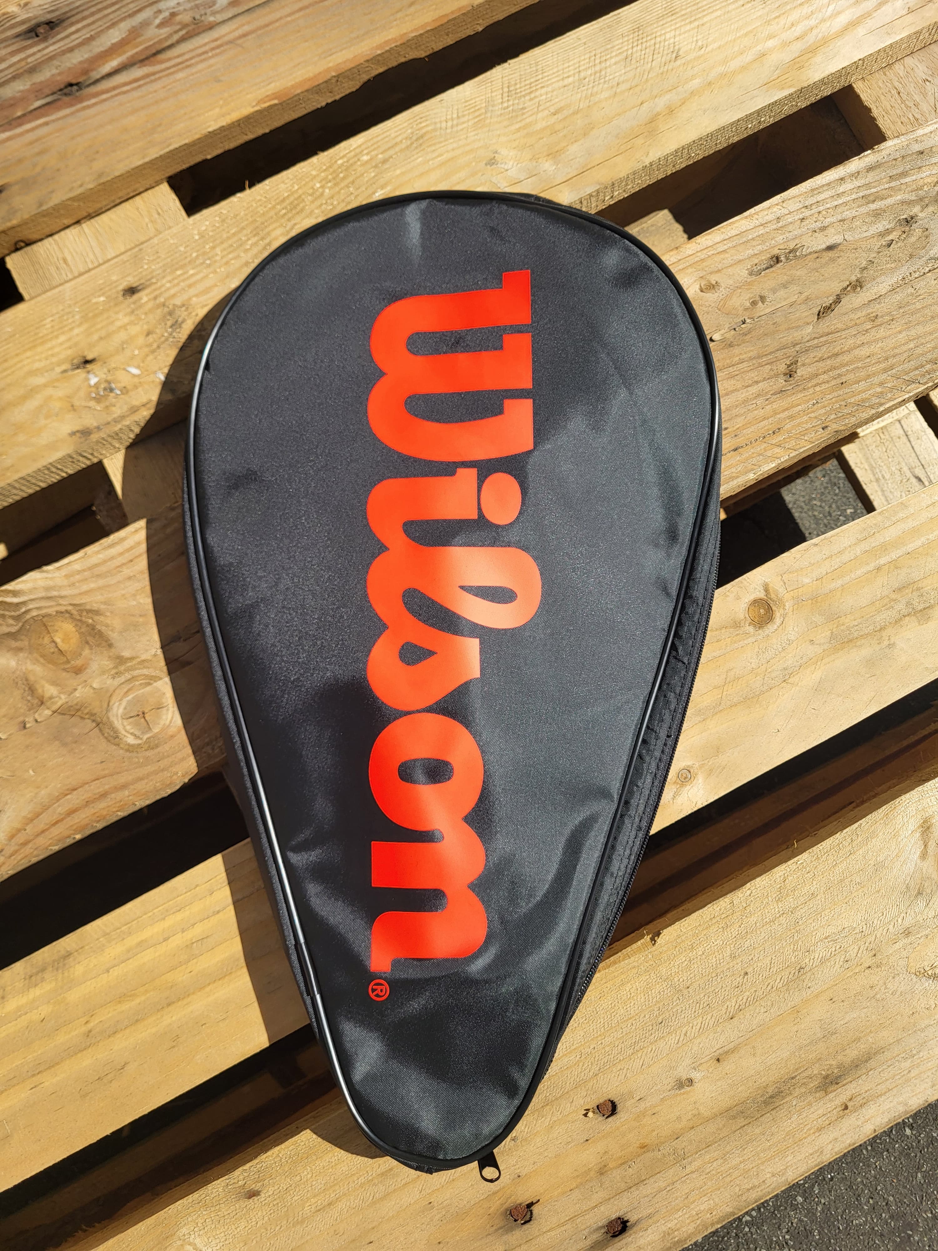 Чохол на 1 ракетку падел Wilson Padel Cover black/infrared (WR8904301001)