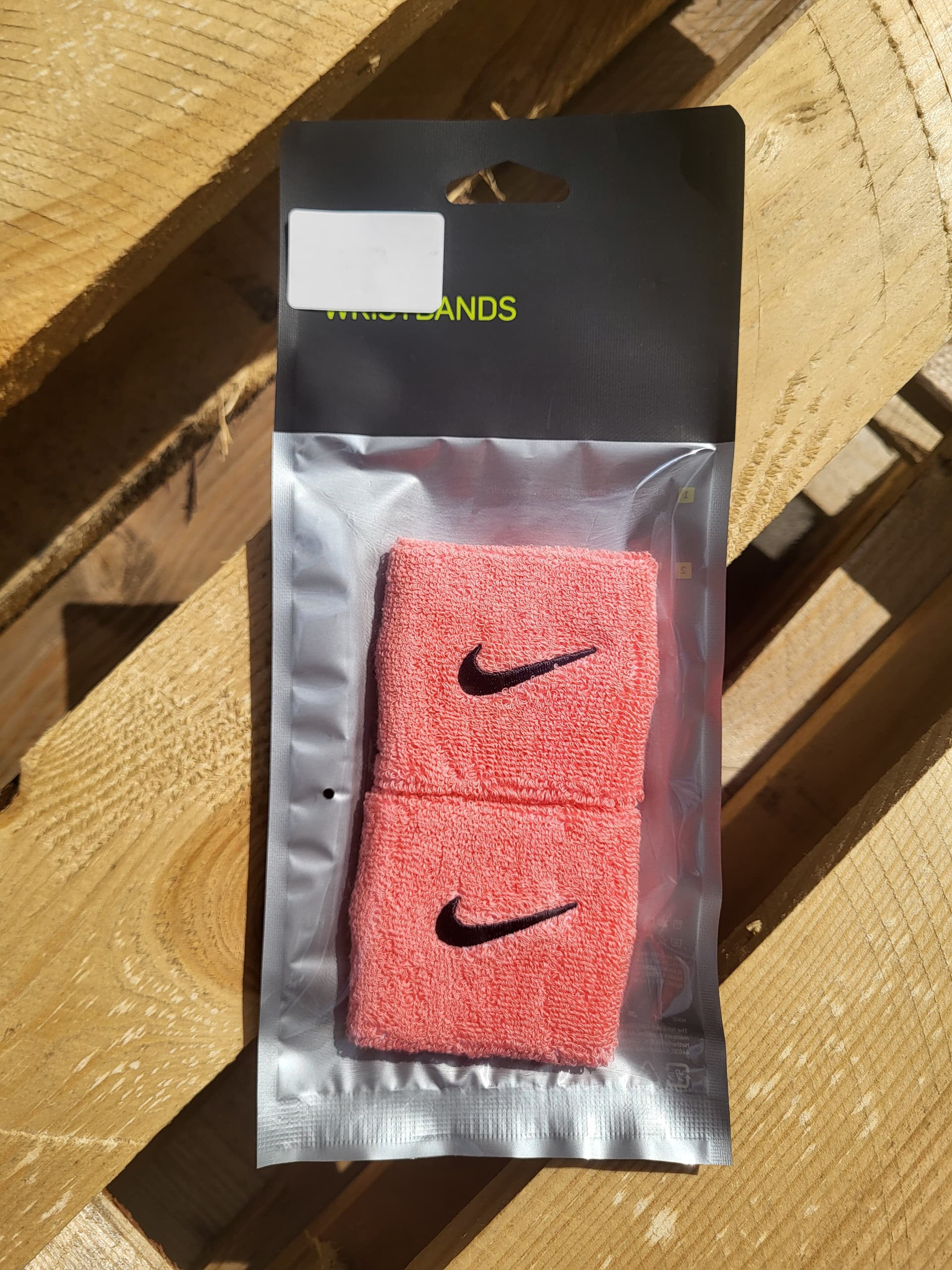 Напульсники Nike Swoosh Wristband pink 2 шт (N.000.1565.677.OS) - зображення 1