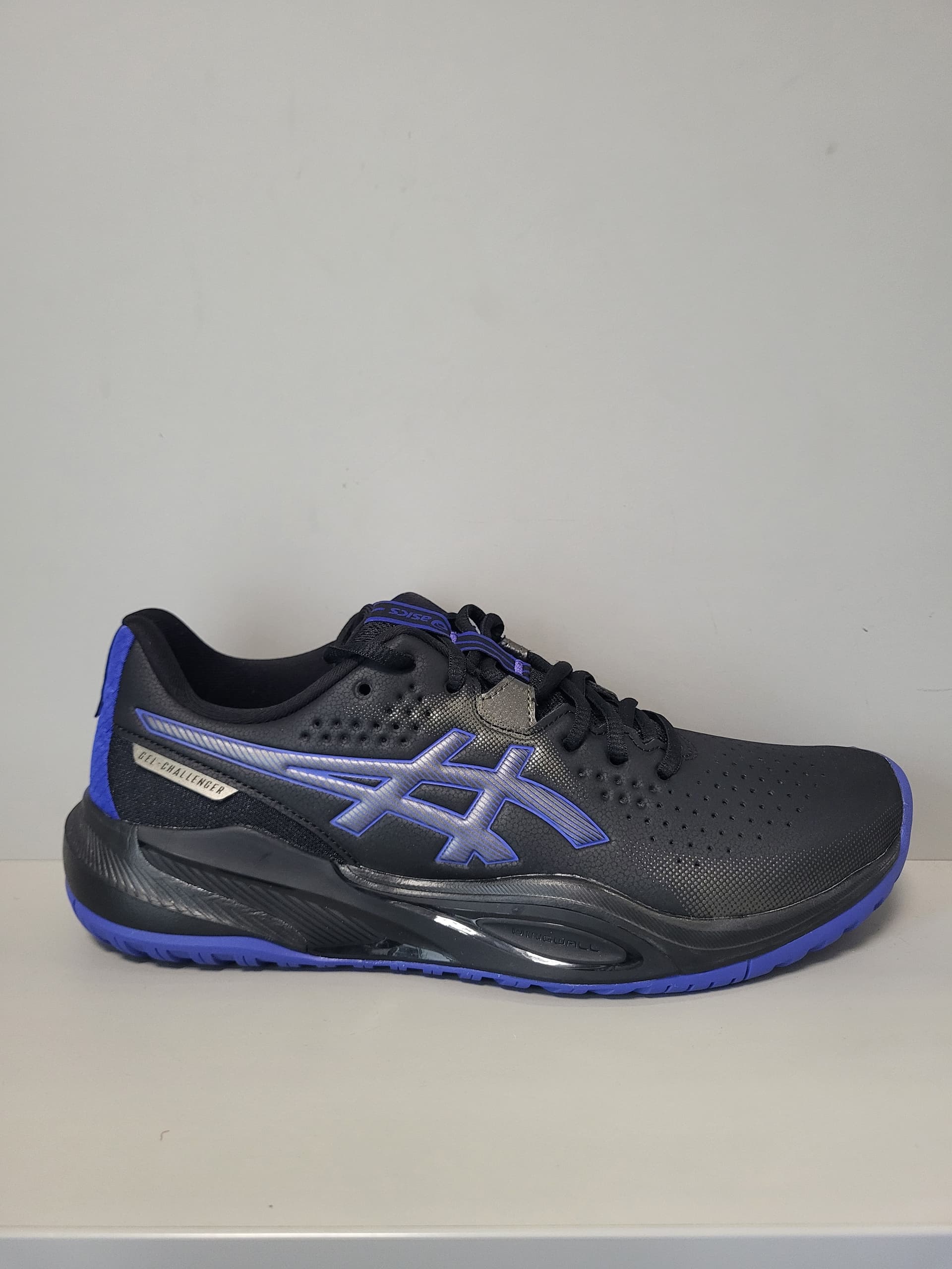 Кросівки чоловічі Asics Gel-Challenger 15 all court black/cobalt blue (1041A510-001) - зображення 1